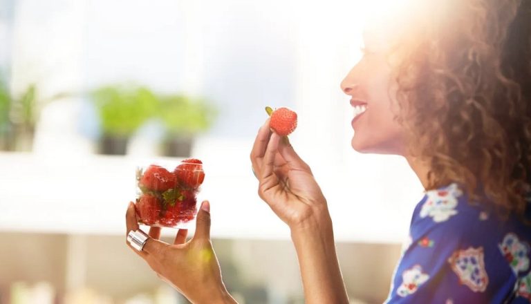 خواص توت فرنگی برای زنان