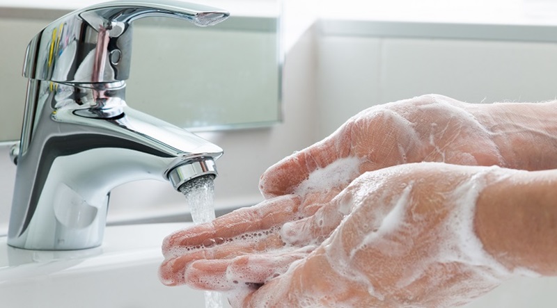 شستن دستها برای پیشگیری از سرماخوردگی