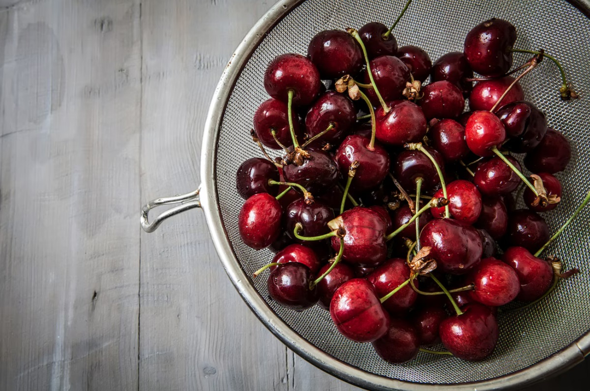چرا گیلاس میخورم معده درد میگیرم
