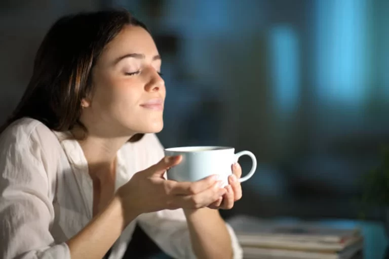 بوی قهوه باعث تقویت عملکرد مغز میشود