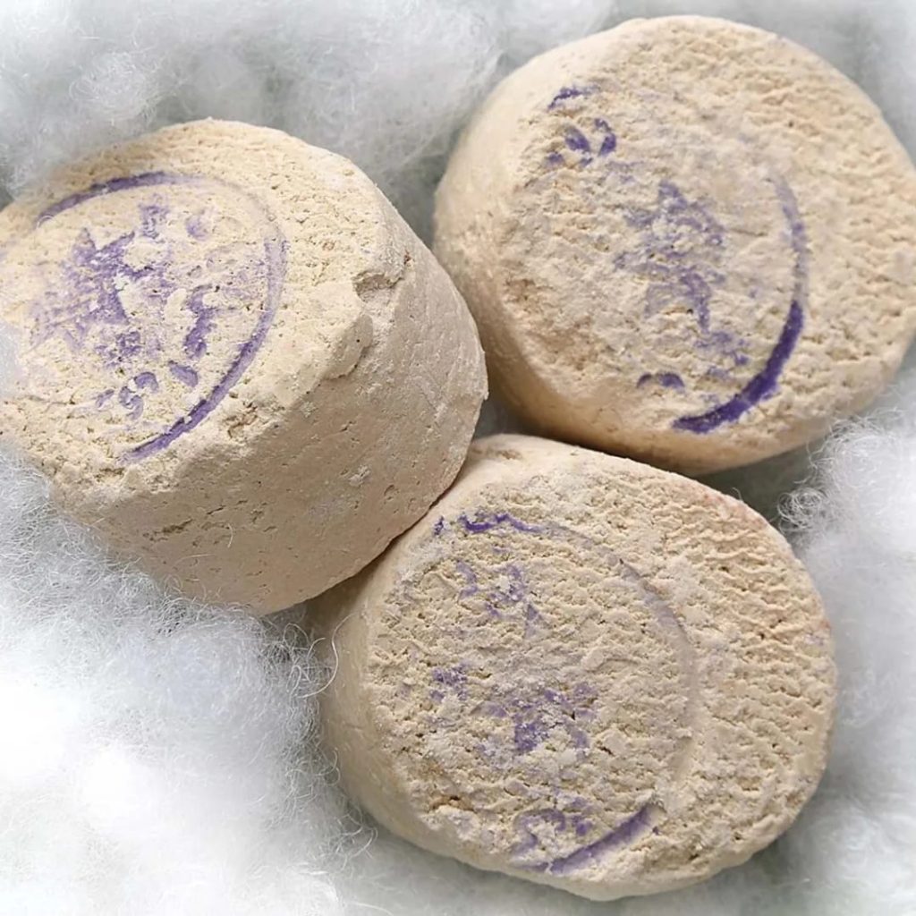 طرز استفاده از سفیداب برای صورت​ | راهنمای کامل لایه‌برداری سنتی