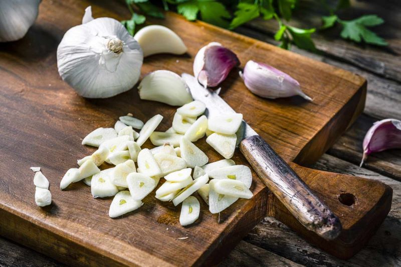 سیر برای چه کسانی مضر است؟