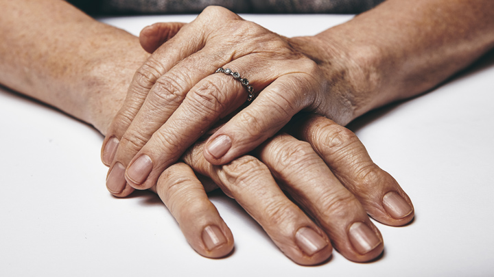 تأثیر افزایش سن بر سلامت ناخنها