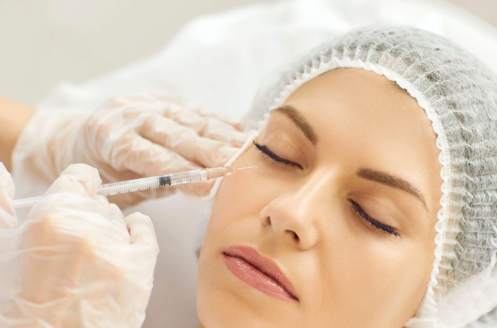 فیلرهای زیر چشم با اسید هیالورونیک