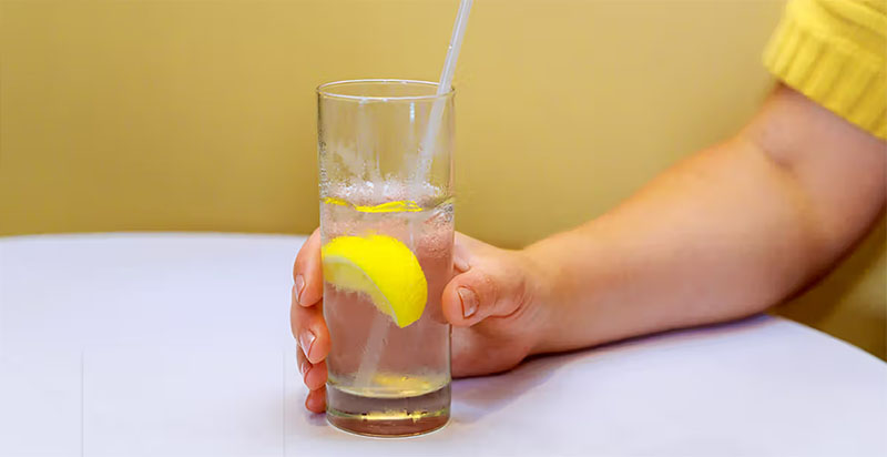 آب طعم دار برای ناشتایی مجاز نیست