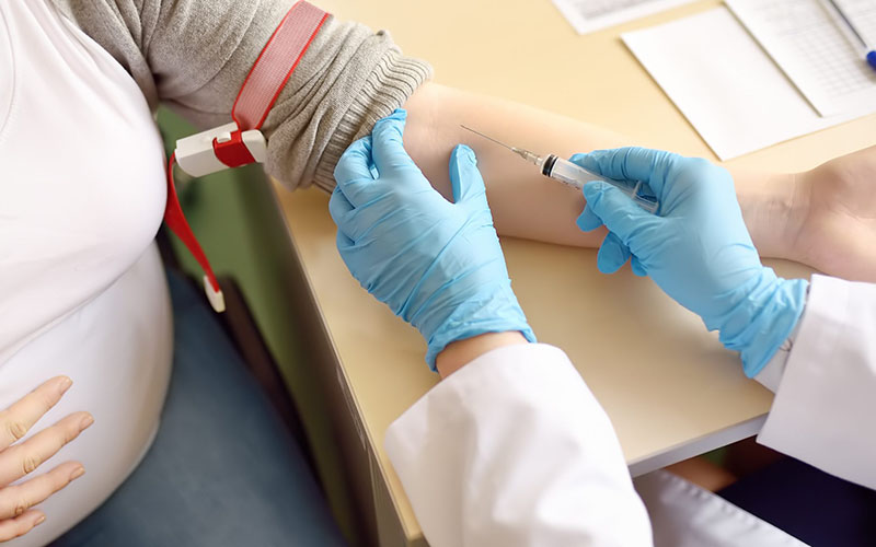 آیا حاملگی خارج از رحم با آزمایش خون مشخص میشود؟